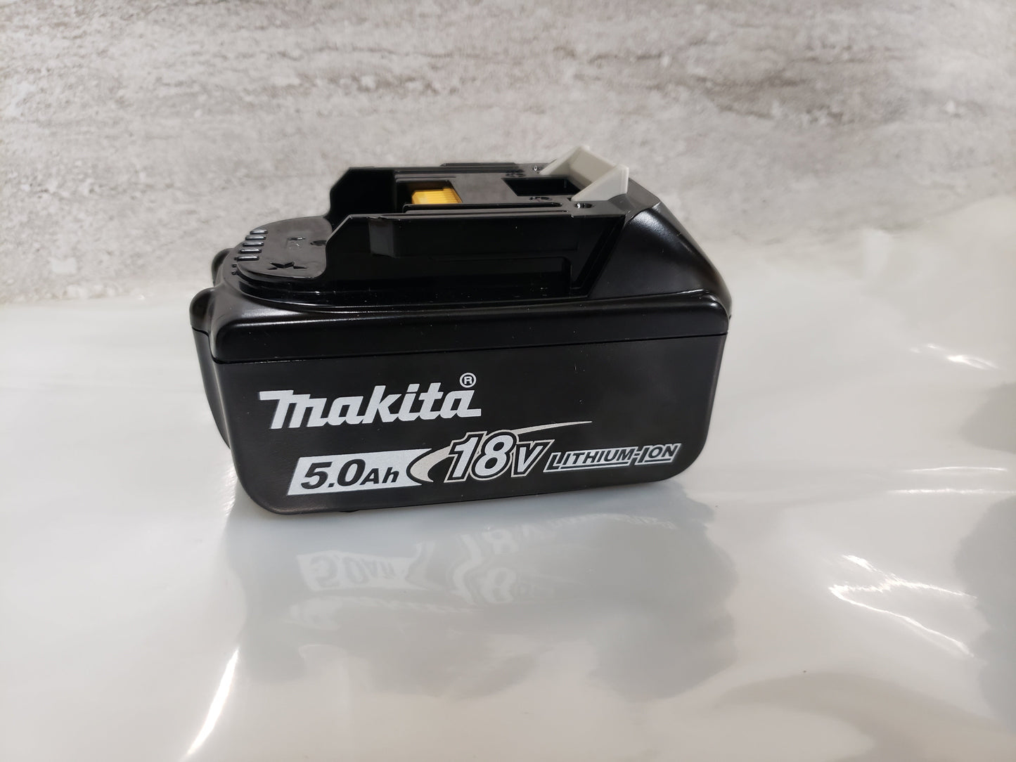 Used, Like New Makita 5.0