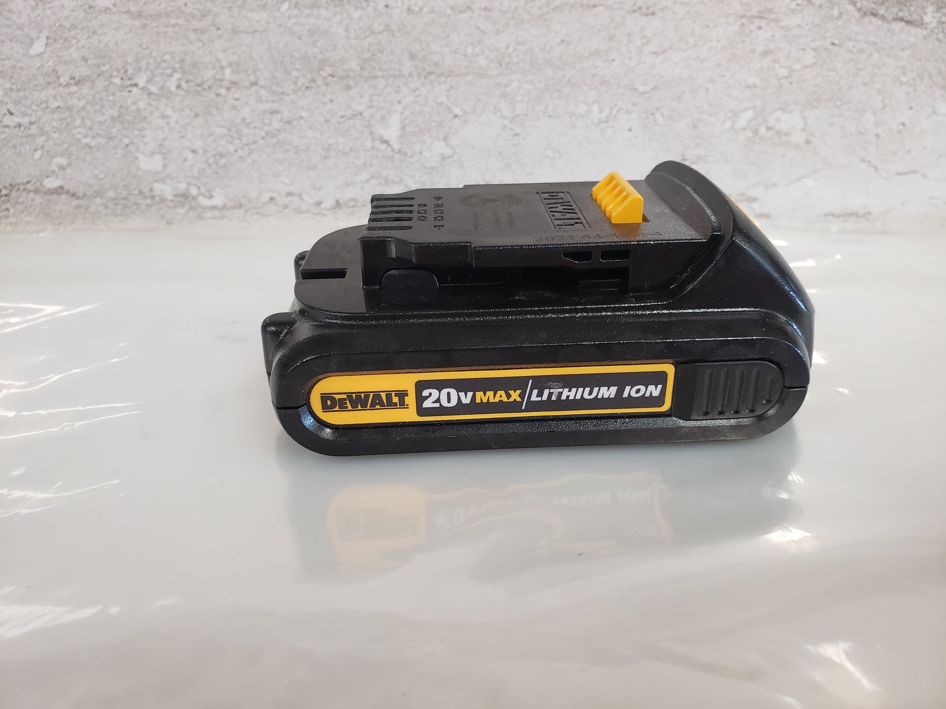 20V MAX Compact Lithium-Ion 1.5Ah Battery Pack